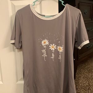 Women’s short sleeve top